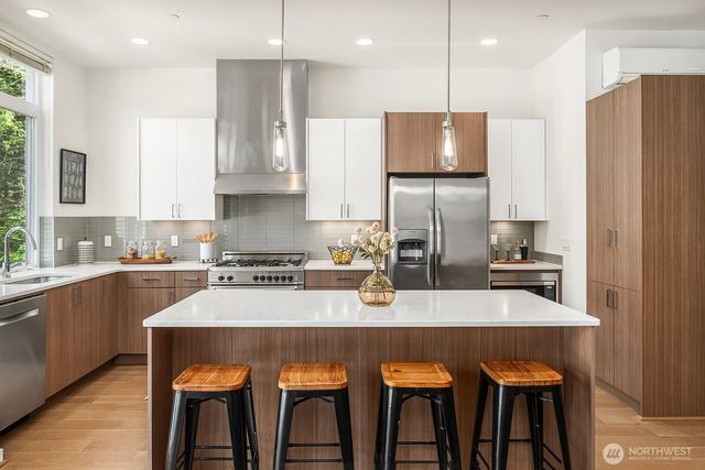 170 107th Court SE, Bellevue, WA 98004