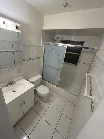 3851 NW 210th Ter, Miami Gardens, FL 33055