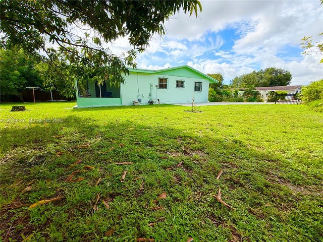 3851 NW 210th Ter, Miami Gardens, FL 33055