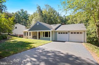 10411 ADEL RD, Oakton, VA 22124