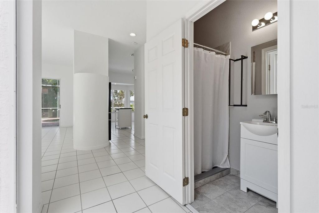 Image 12 of property listing at 10621 HATTERAS DRIVE, Tampa, FL 33615