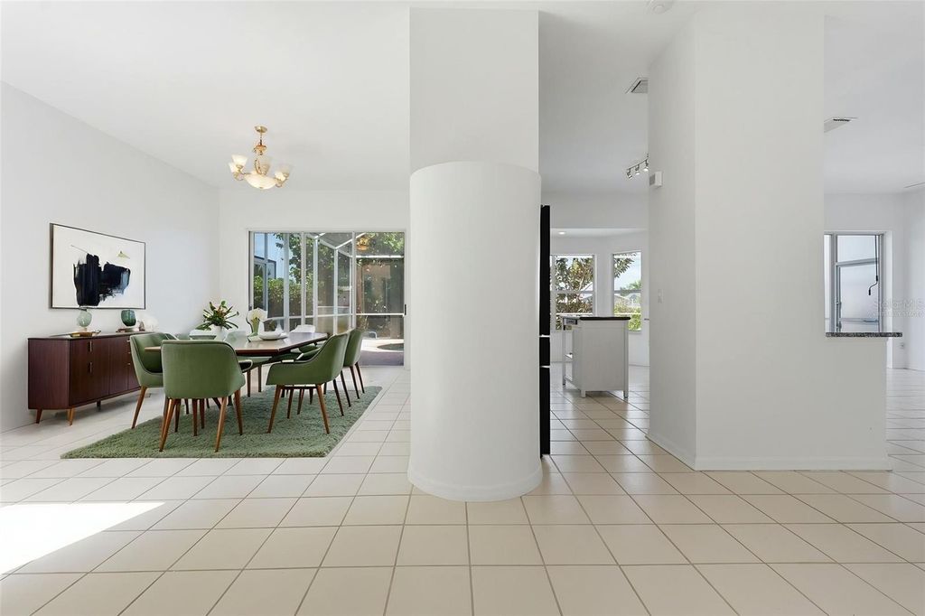 Image 16 of property listing at 10621 HATTERAS DRIVE, Tampa, FL 33615