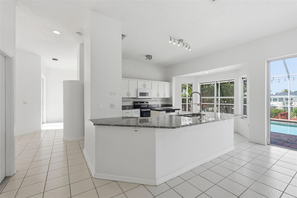 Image 21 of property listing at 10621 HATTERAS DRIVE, Tampa, FL 33615