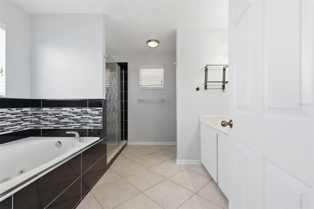 Image 32 of property listing at 10621 HATTERAS DRIVE, Tampa, FL 33615