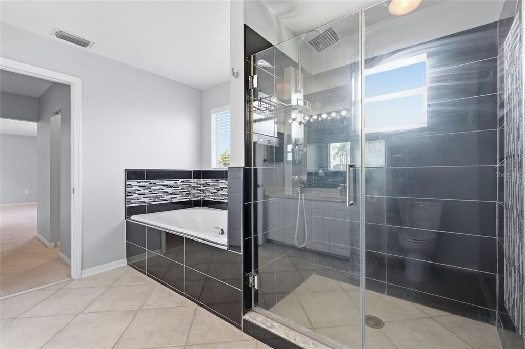 Image 34 of property listing at 10621 HATTERAS DRIVE, Tampa, FL 33615