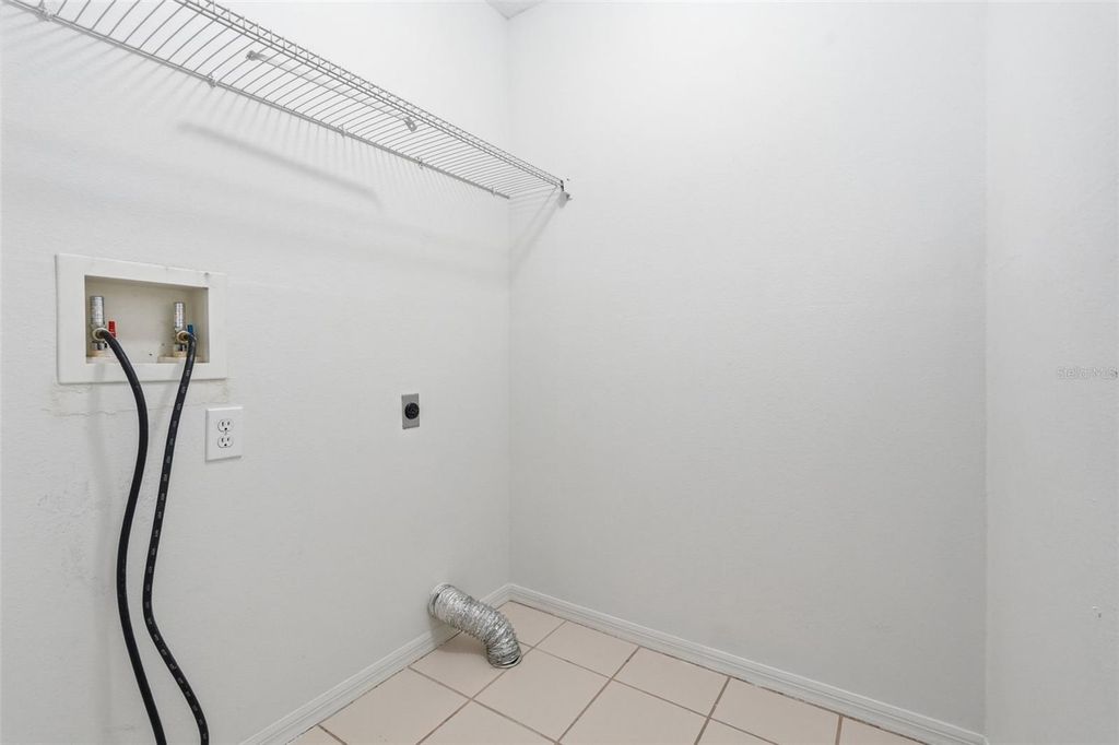 Image 36 of property listing at 10621 HATTERAS DRIVE, Tampa, FL 33615