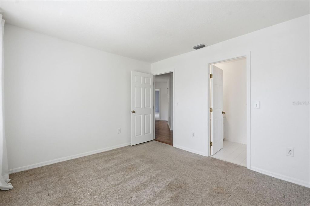 Image 41 of property listing at 10621 HATTERAS DRIVE, Tampa, FL 33615