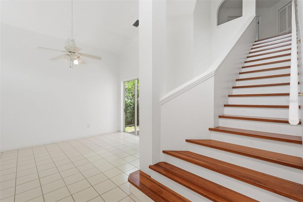 Image 6 of property listing at 10621 HATTERAS DRIVE, Tampa, FL 33615