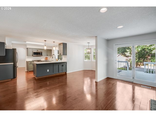 6343 FAILING St, West Linn, OR 97068