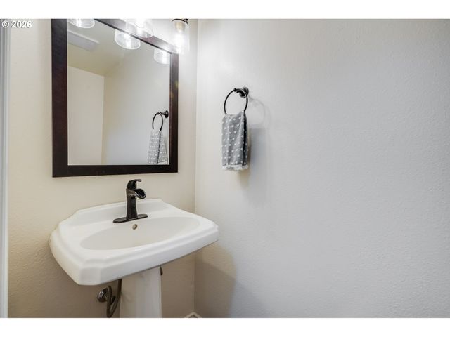 6343 FAILING St, West Linn, OR 97068