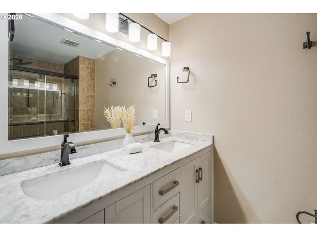 6343 FAILING St, West Linn, OR 97068