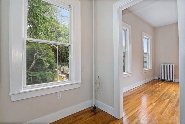 35 Oak Ave 2, Worcester, MA 01605