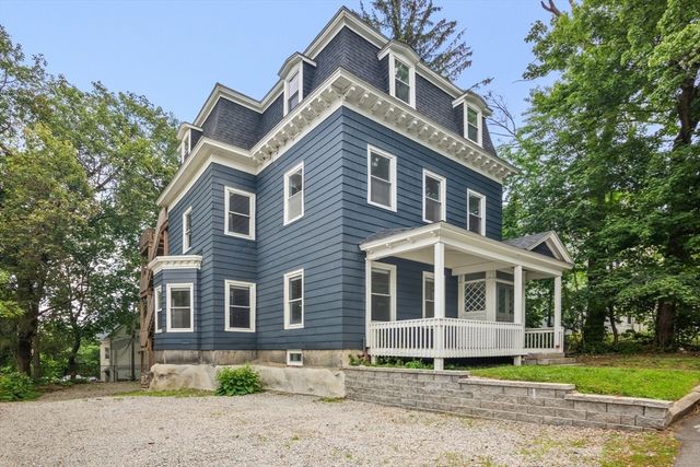 35 Oak Ave 2, Worcester, MA 01605