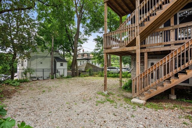 35 Oak Ave 2, Worcester, MA 01605