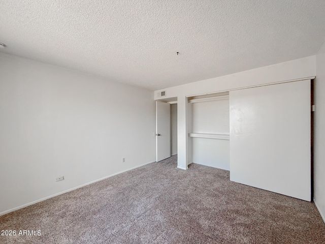 812 W DUKE Drive, Tempe, AZ 85283