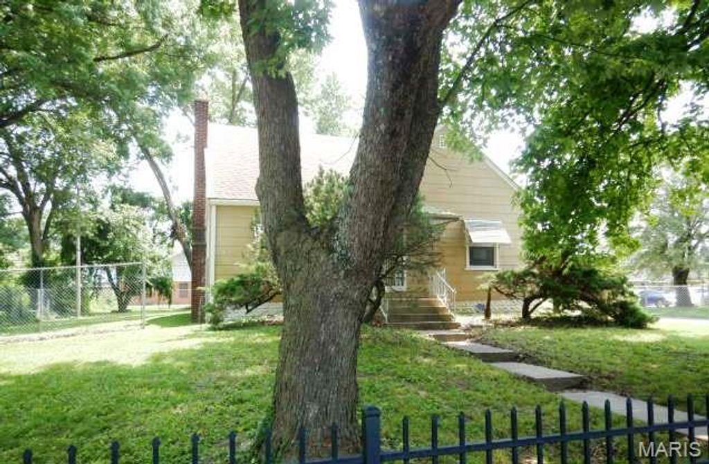 700 Pershing Street, East St Louis, IL 62203
