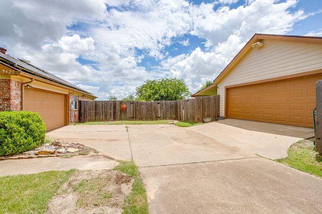 9425 Carson Ranch Road, Crowley, TX 76036