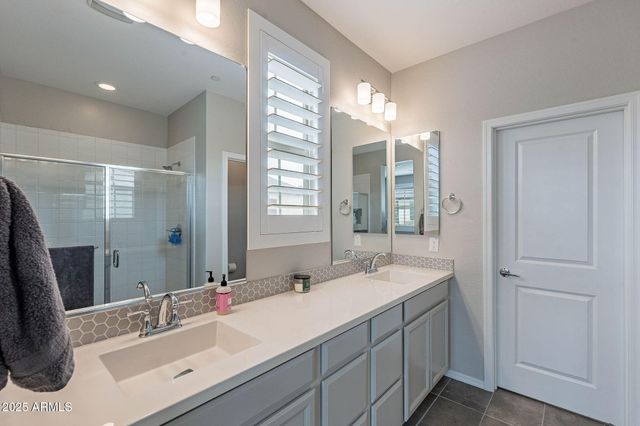 1741 E CHELSEA Lane, Gilbert, AZ 85295