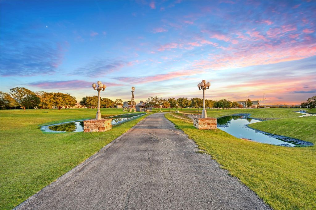 9950 Palestine Road, Brenham, TX 77833