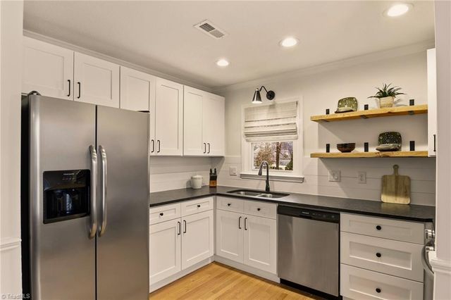 5137 Autumncrest Drive, Greensboro, NC 27407