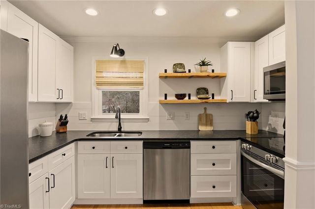 5137 Autumncrest Drive, Greensboro, NC 27407