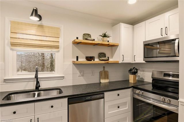 5137 Autumncrest Drive, Greensboro, NC 27407