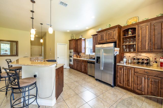 1338 Donovan ST, Gonzales, TX 78629