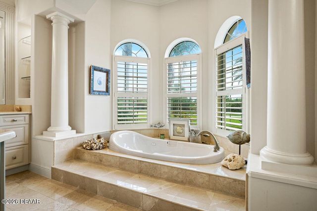 10 Rue Grande Mer E, Palm Coast, FL 32137