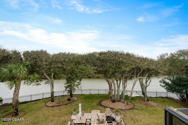 10 Rue Grande Mer E, Palm Coast, FL 32137