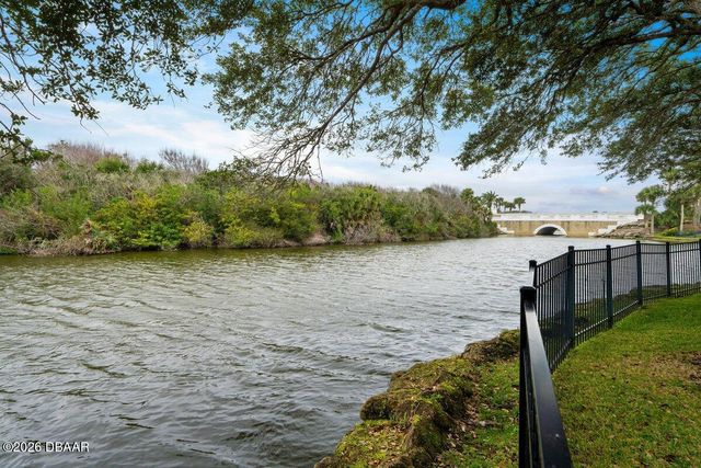 10 Rue Grande Mer E, Palm Coast, FL 32137