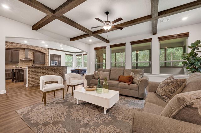 182 Stagecoach Circle, Huntsville, TX 77340
