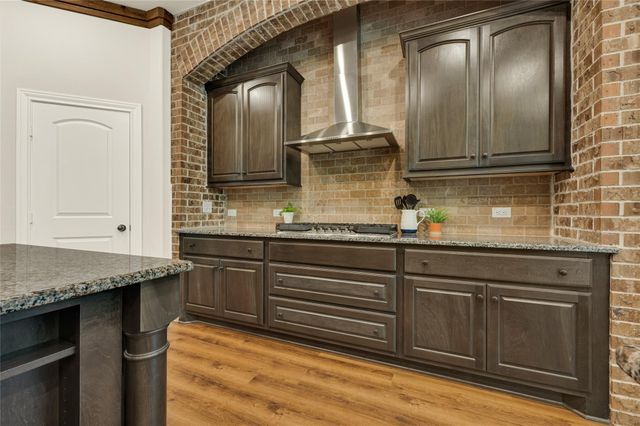 182 Stagecoach Circle, Huntsville, TX 77340