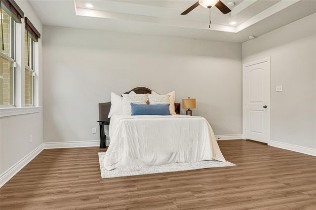 182 Stagecoach Circle, Huntsville, TX 77340