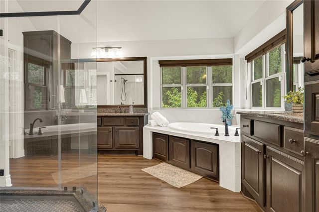182 Stagecoach Circle, Huntsville, TX 77340