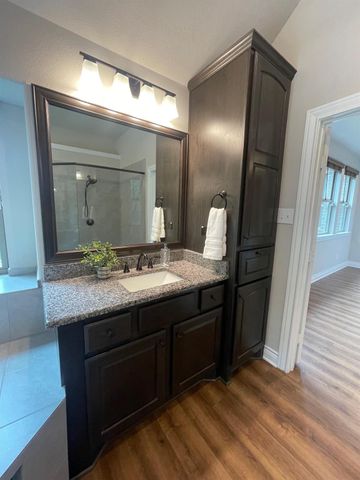 182 Stagecoach Circle, Huntsville, TX 77340