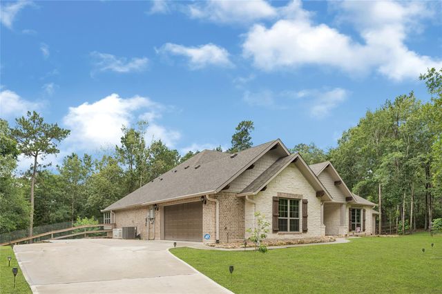 182 Stagecoach Circle, Huntsville, TX 77340
