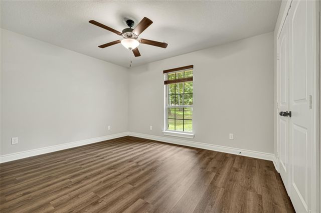 182 Stagecoach Circle, Huntsville, TX 77340