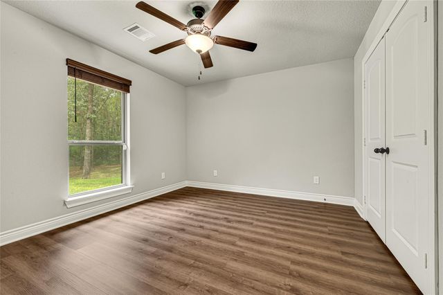 182 Stagecoach Circle, Huntsville, TX 77340