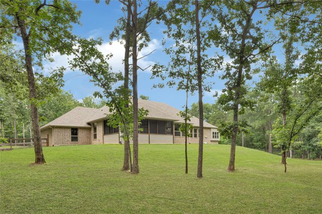182 Stagecoach Circle, Huntsville, TX 77340
