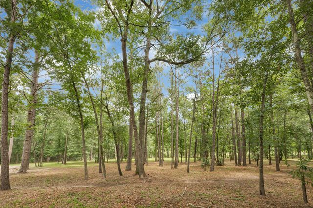 182 Stagecoach Circle, Huntsville, TX 77340
