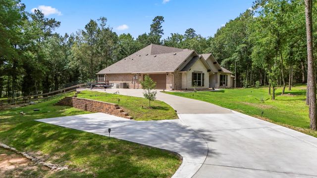 182 Stagecoach Circle, Huntsville, TX 77340