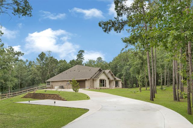 182 Stagecoach Circle, Huntsville, TX 77340