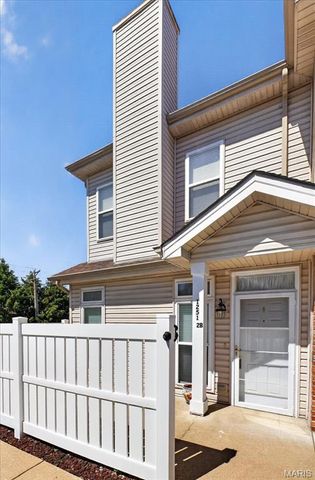 1251 Gardens Circle Drive 2B, Unincorporated, MO 63125
