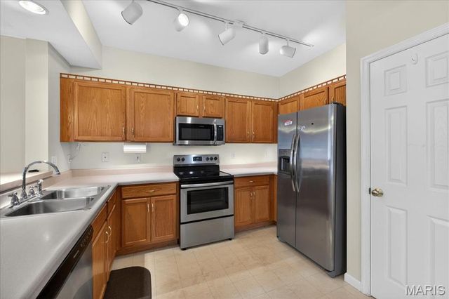 1251 Gardens Circle Drive 2B, Unincorporated, MO 63125