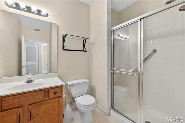 1251 Gardens Circle Drive 2B, Unincorporated, MO 63125