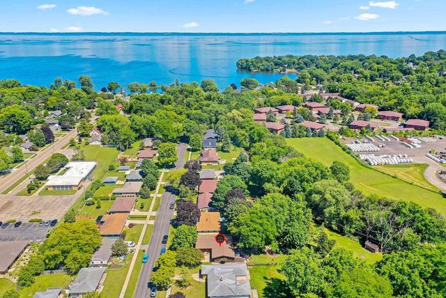 169 W 25TH AVENUE, Oshkosh, WI 54902
