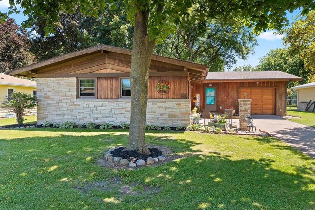169 W 25TH AVENUE, Oshkosh, WI 54902