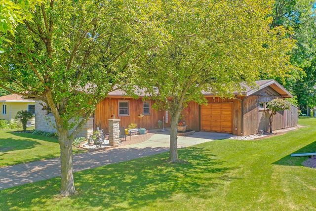 169 W 25TH AVENUE, Oshkosh, WI 54902