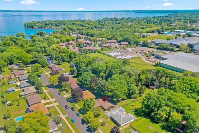 169 W 25TH AVENUE, Oshkosh, WI 54902
