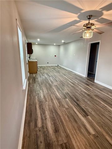 429 W Avenue C Ave, Kingsville, TX 78363